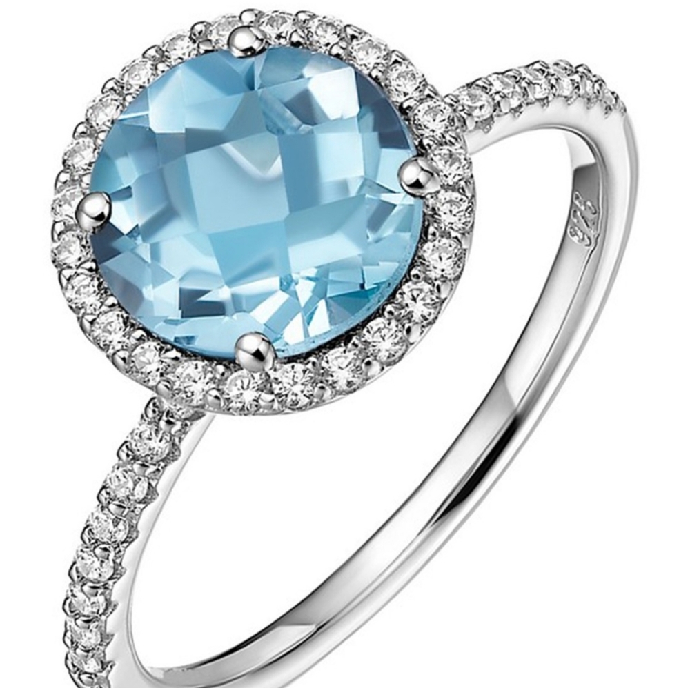 🎁NWT: Sterling & Topaz Oval Shaped Ring